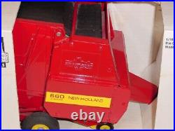 1/16 New Holland 660 Round Baler WithBox! 1991 Parts Mart! Hard To Find 1/16 New Holland 660 Round Baler WithBox! 1991 Parts Mart! Hard To Find