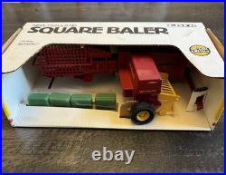 1/16 New Holland Square Hay Baler