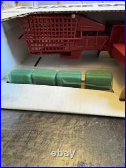 1/16 New Holland Square Hay Baler