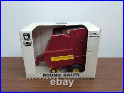 1/16 Scale Models New Holland 660 Round Baler WithBox