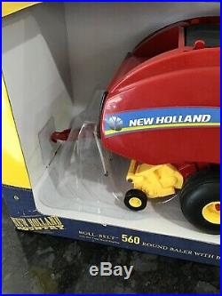 1/16th New Holland 560 Round Baler with Bale