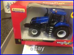 43007 Britains New Holland T8.435 Tractor 132 Scale Boxed with 1290 big baler