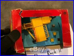 Britains Farm Models 9556 New Holland Yellow Baler Boxed Rainbow Box 1.32 Rare