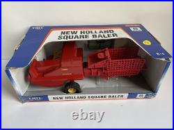 ERTL Britains New Holland Square Baler 1/16
