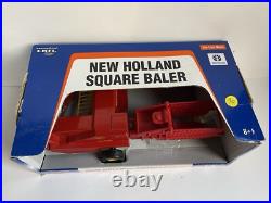 ERTL Britains New Holland Square Baler 1/16