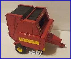 Ertl 116 New Holland 660 Round Bailer With Bail