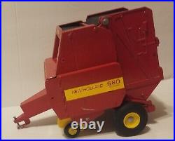 Ertl 116 New Holland 660 Round Bailer With Bail