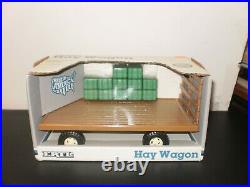 Hay Wagon Die-cast 1/16 Scale Ertl 1986