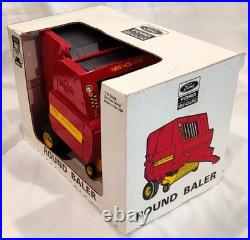 New Holland 1/16 660 Round Baler Parts Mart 1991