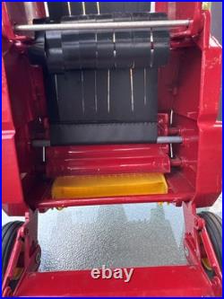 New Holland 664 Round Hay Baler With Bale 1/16 Scale
