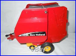 New Holland BR780 Round Baler By Scale Models Mint Condition 1/16th Scale