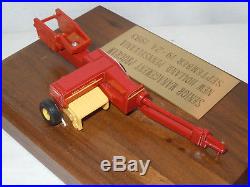 New Holland Square Baler Senior Managment Program Edition By Ertl 1/64th Scale