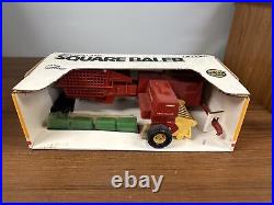 New Vintage 1986 Holland Square Baler Ertl 1/16 Scale Die Cast Toy NOS