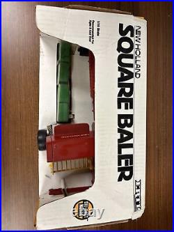 New Vintage 1986 Holland Square Baler Ertl 1/16 Scale Die Cast Toy NOS