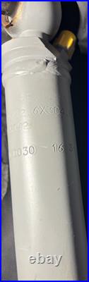 OEM Genuine New Holland Ford Tractor 83955792 Power Steering Hydraulic Cylinder