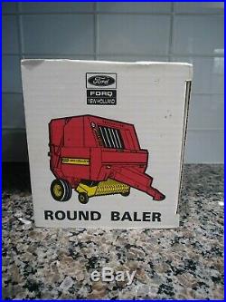 Scale Models Ford New Holland Model 660 Round Baler 1/16 Scale NIB