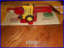 Sperry Rand New Holland Ertl Hay Baler 751 With Box