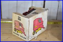 VINTAGE 1/16 FORD NEW HOLLAND 660 ROUND BALER WithBOX! 1991 SCALE MODELS