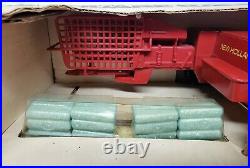 Vintage New Holland Small Square Baler With Bales! By Ertl 1/16 Scale